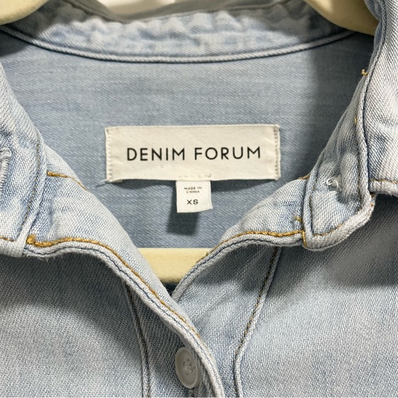 Aritzia Denim Forum Ex-Boyfriend Shirt Size XS // Chambray Button-Up - Picture 4 of 8